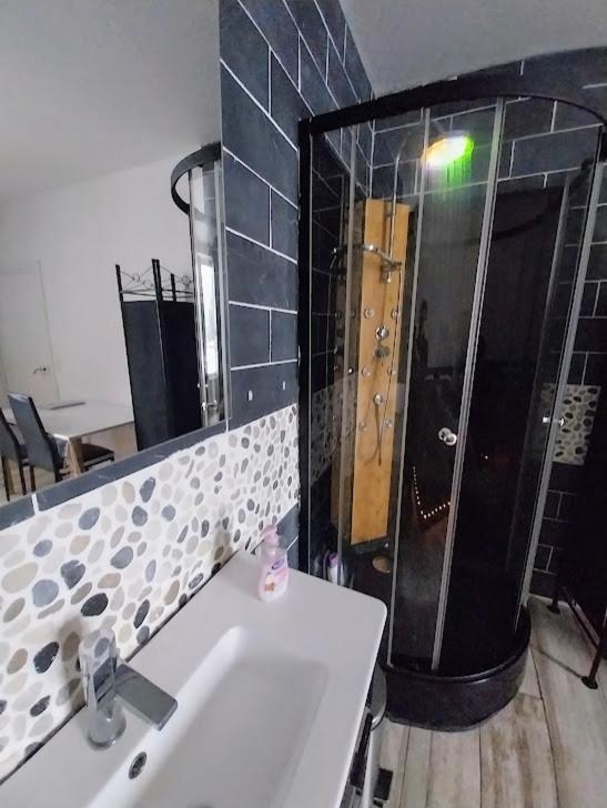 Au Pays D'Angeline Hotel La Pacaudiere ห้อง รูปภาพ