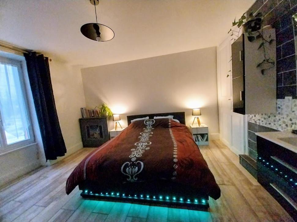 Au Pays D'Angeline Hotel La Pacaudiere ห้อง รูปภาพ